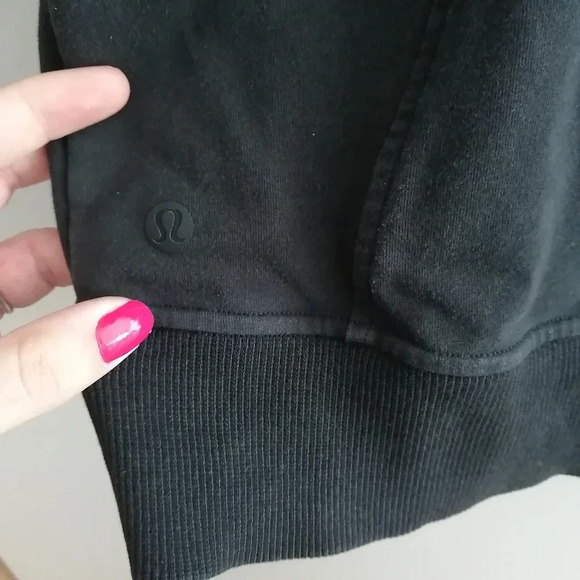 Lululemon Scuba Pullover Hoodie in Black Kangaroo Pocket 6 - Picture 11 of 16